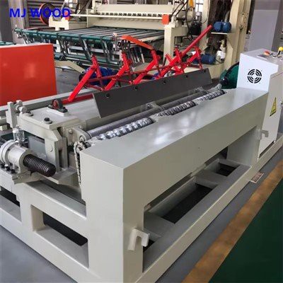 Spindleless Veneer Peeling Machine